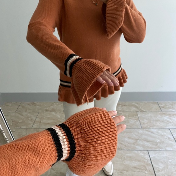 Orange sweater with bell sleeves - Picture 4 of 7
